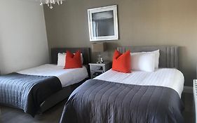 Oak Tree Lodge